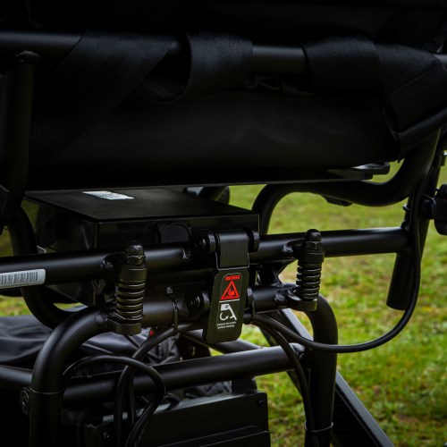 Silla de ruedas eléctrica Libercar Alma Fibra Carbono - suspensión, vista trasera